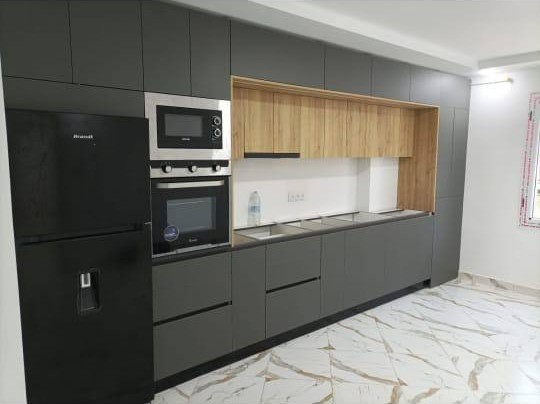 Cuisine HR Cuisine anthracite mat et facades bois