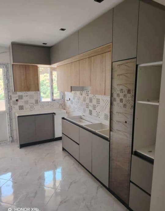 Cuisine HR Cuisine bois clair et gris avec credence carrelage decoratif