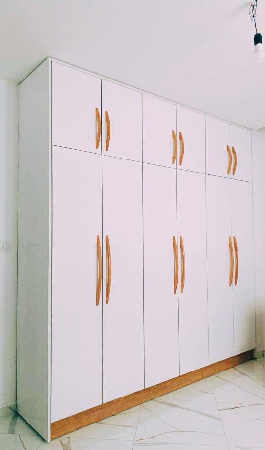 Dressing HR Cuisine blanc avec poignees en bois massif
